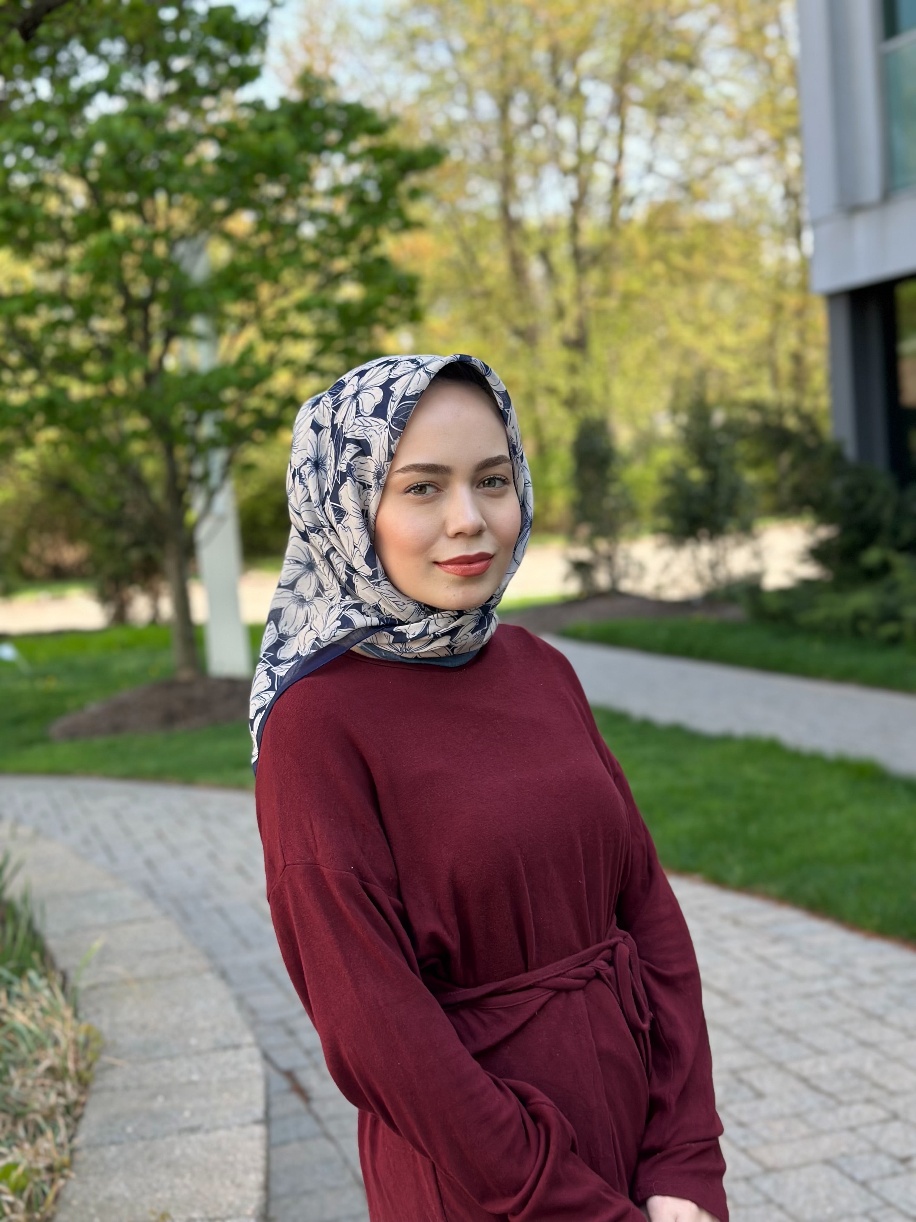 Floria Touch Square Scarf - Ecru Navy