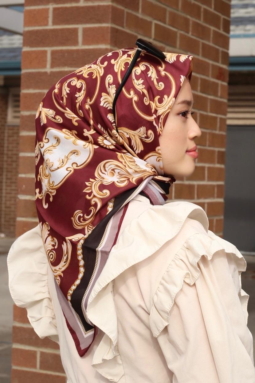 Palace Square Scarf - Wine
